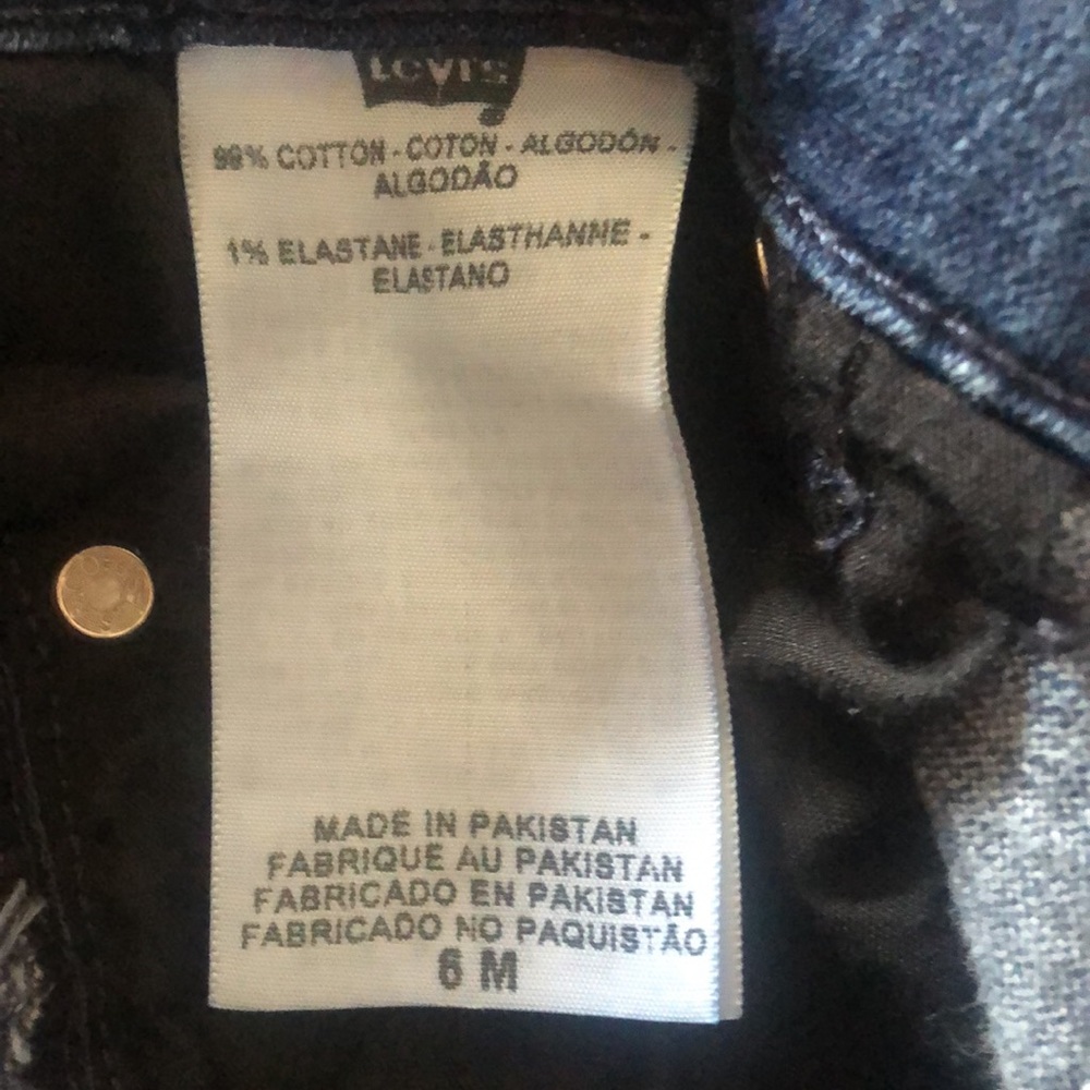 Levi’s Mid Rise Skinny Jeans - Picture 7 of 7